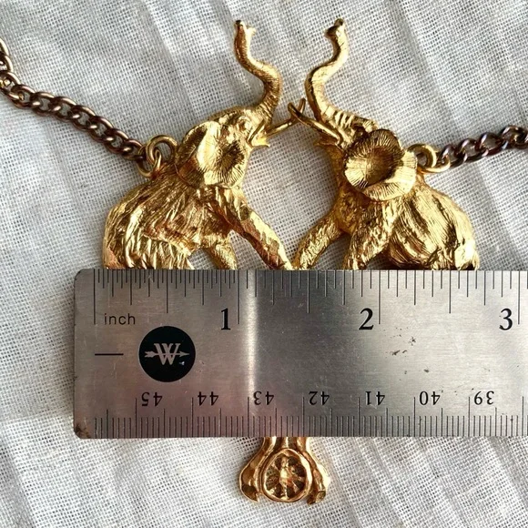 Vintage Elephant Medallion Pendant Necklace Goldtone Oversized - Picture 9 of 9